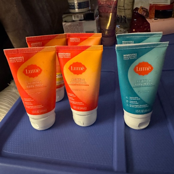 Lume Acidified Body Wash-6 Travel Sized - Picture 2 of 5